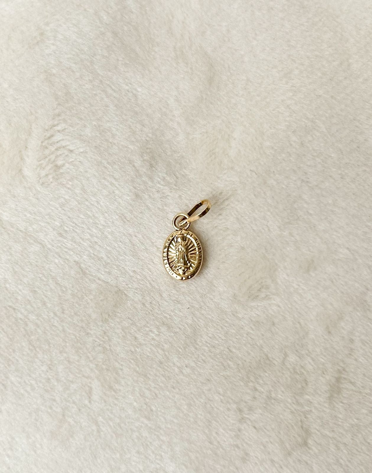 Dije Virgen Guadalupe 0.32gr 1.5cm Oro Amarillo