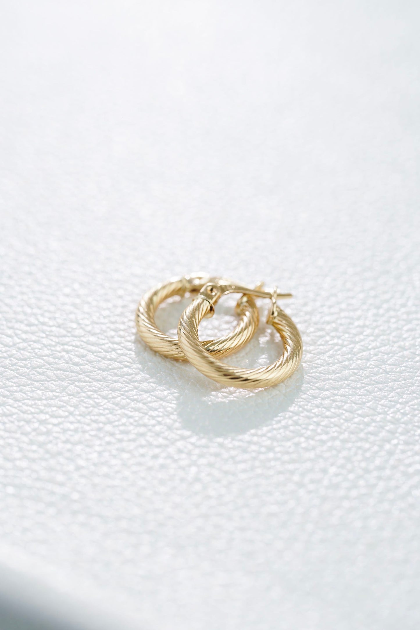 Candongas Entorchadas Pegada 1.45gr 1.5cm Oro Amarillo