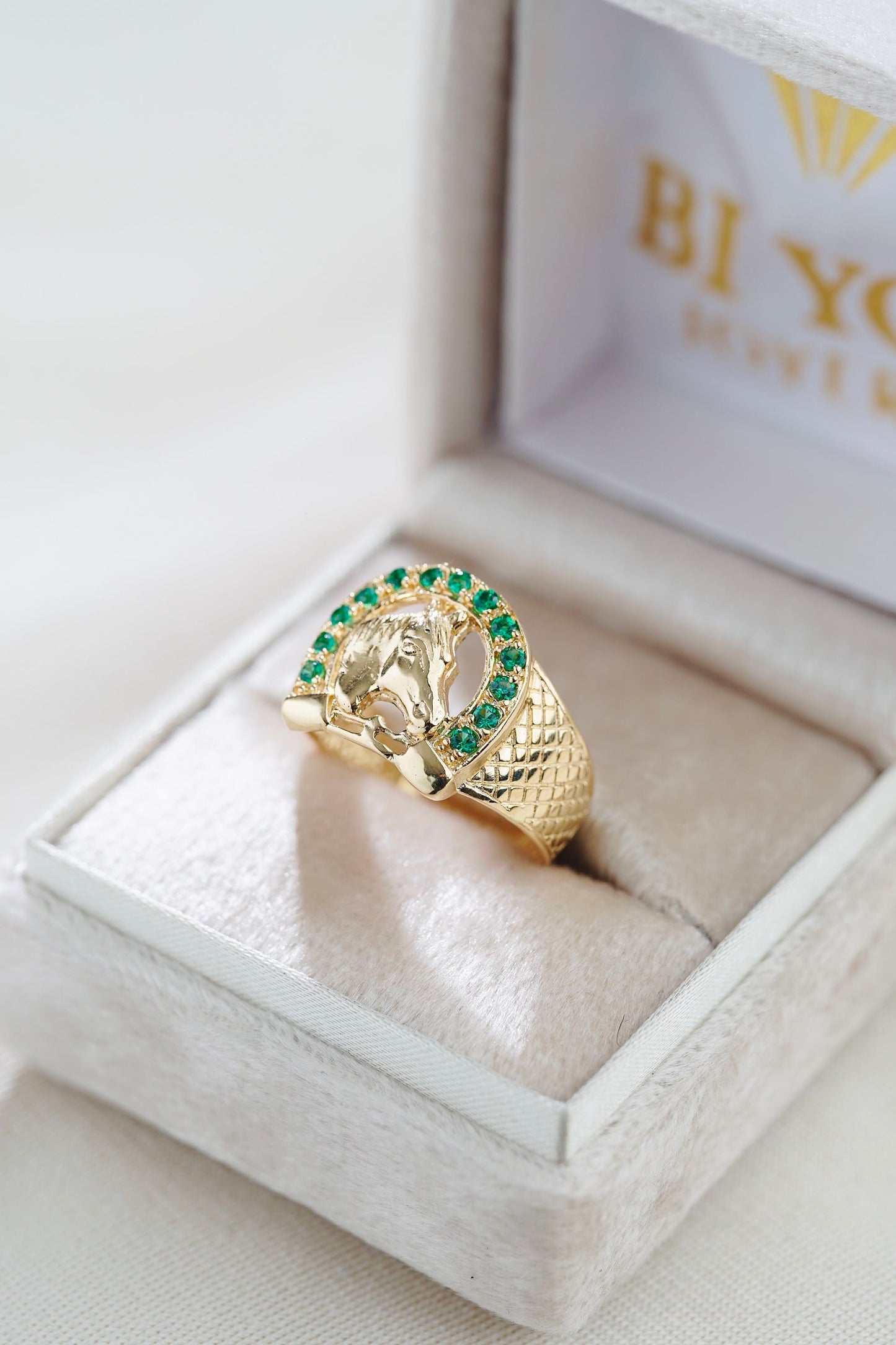 Anillo Caballo 5.75gr Talla 11 Circones Verdes Oro Amarillo